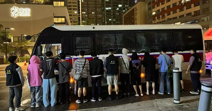 警方黃大仙工廈搗破非法賭檔  拘11名男女包括一名負責人