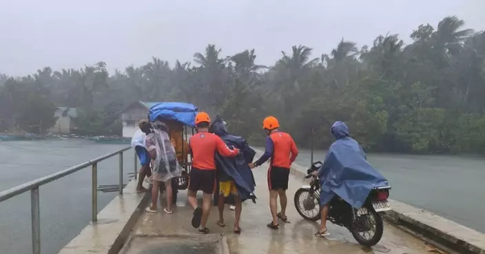 超強颱風鳳凰逼近 菲律賓撤離民眾學校停課
