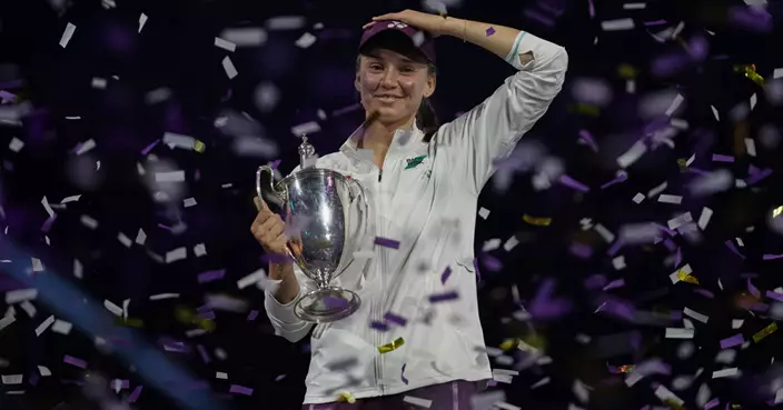 WTA年終賽賴芭堅娜挫莎芭蓮卡封后
