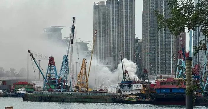 新油麻地公眾貨物裝卸區船隻起火 現場濃煙滾滾消防灌救無人傷