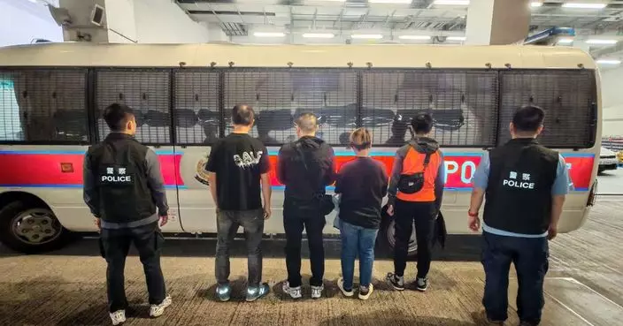 警方油麻地搗破兩個非法賭檔 共拘9男女包括兩名負責人