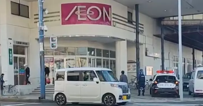 熊隻闖入日本秋田縣能代市AEON遭擊斃