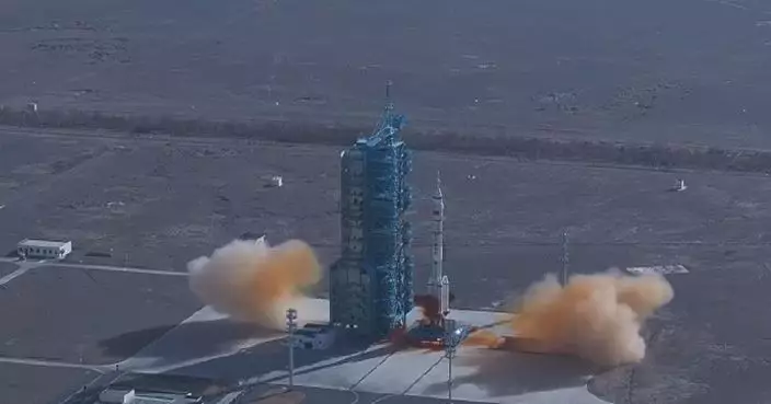 神舟二十二號飛船在酒泉衛星發射中心成功發射