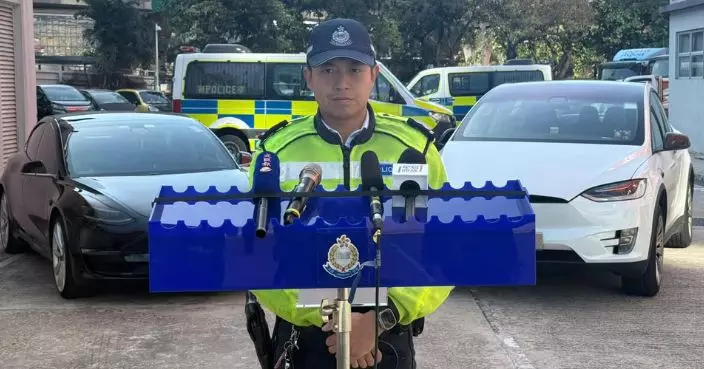 警放蛇打擊白牌車 拘一男一女司機