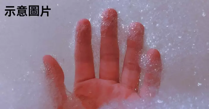 泡澡疑受酒精藥物影響睡著 美國爸醒來驚覺1歲多女兒懷中溺斃