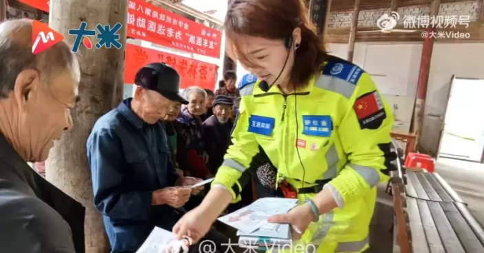 不忍鄉村長者乘車2小時去看診 浙江女自費帶隊上山義診9年服務近萬人