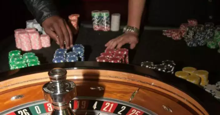 澳洲賭場2個月連贏逾600萬惹疑 哈薩克夫妻被揭上衣藏鏡頭出千下場曝光