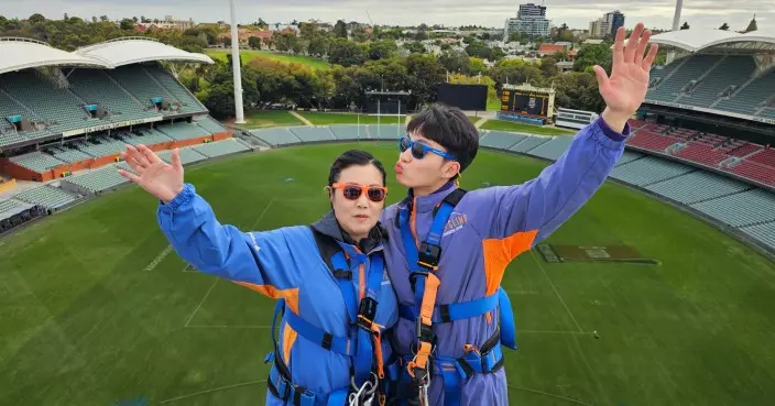 帶阿姐看世界｜周嘉洛說服「畏高」汪明荃 挑戰極限50米高空放飛雙手懸空打卡