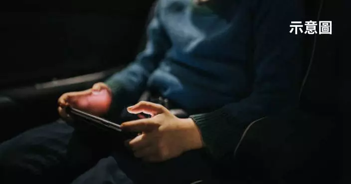 河南15歲少年長期熬夜玩手機打機身高僅138cm  醫生診斷：恐無法再長