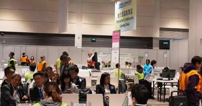 2025立法會選舉｜曾國衞陸啟康中央點票站倒票 啟動點票程序