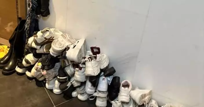 自私鄰居走廊當鞋櫃恐阻走火警 網另轟：迫等𨋢人聞佢哋臭腳味！