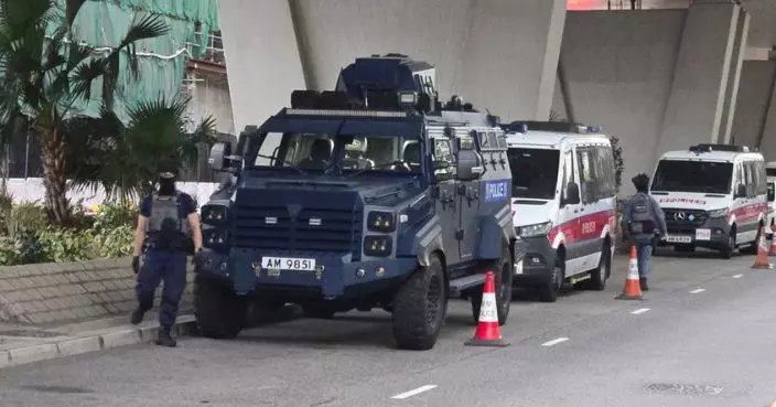 黎智英案 | 早上10時裁決警庭外加強佈防 囚車清晨7時半抵法院