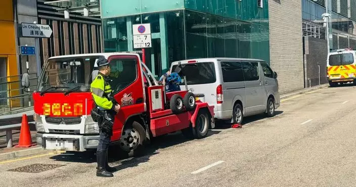 警方西九龍打擊違泊 共發955張牛肉乾拖走7輛車及拘捕一名男子