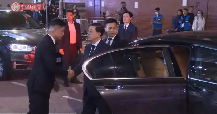 大埔五級火｜何偉豪設靈 李家超梁振英曾蔭權親臨致哀