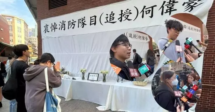 大埔五級火 | 何偉豪早上世界殯儀館出殯 市民前來獻花追悼：送別這位英雄