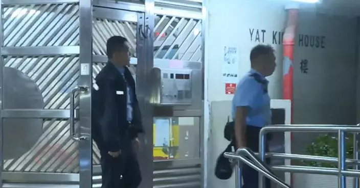 疑因鎖事起爭執  葵涌荔景邨12歲男童拿刀斬傷15歲家姐被捕