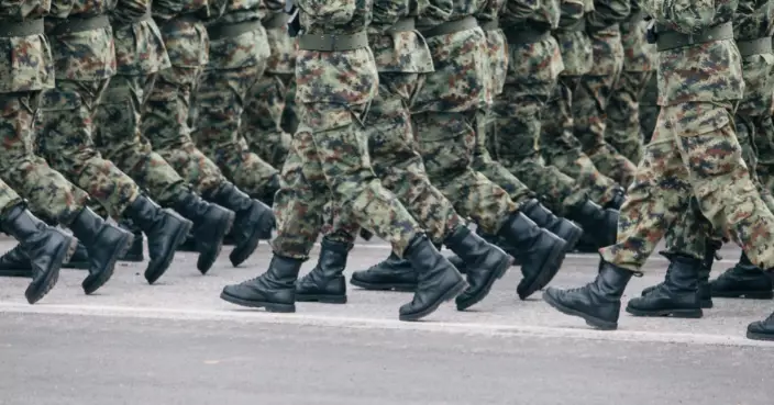 唔夠人當兵？英國推「有薪軍訓年」 畀錢後生仔體驗軍旅生活