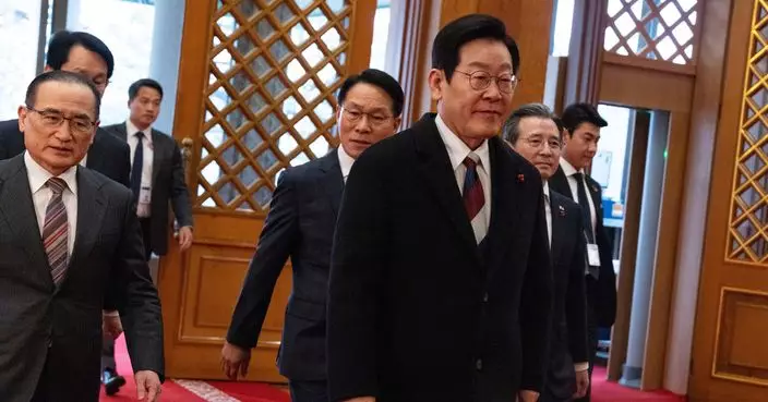 李在明在原總統府青瓦台正式辦公