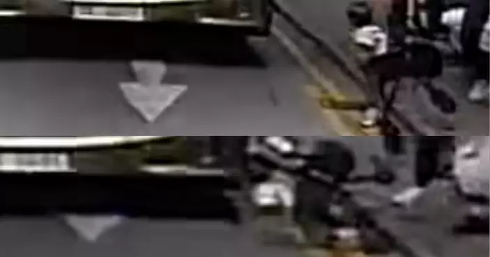 BB車突溜出馬路 車CAM直擊九巴車長反應快即扭軚閃避 嬰兒僅輕傷