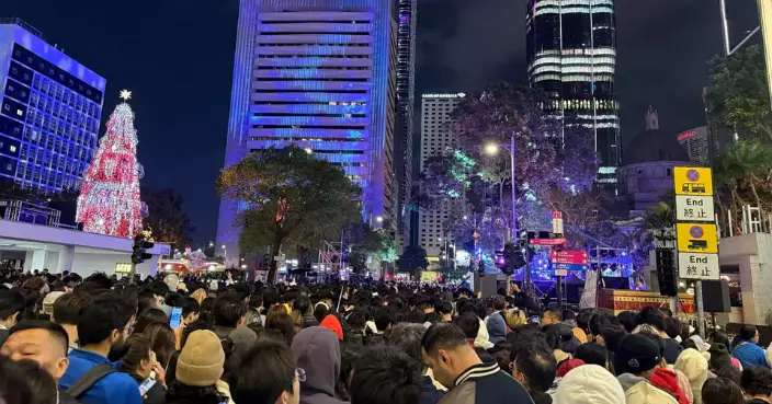 市民迫爆遮打道 旅發局籲到尖沙咀文化中心倒數