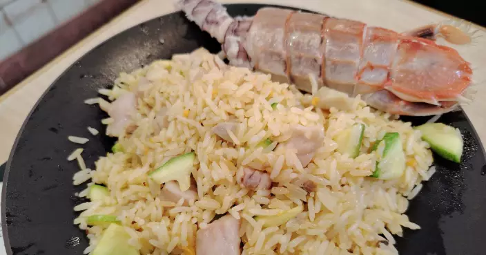 觀塘餐廳老闆豪氣加餸 食客點$40炒飯竟送大隻瀨尿蝦！