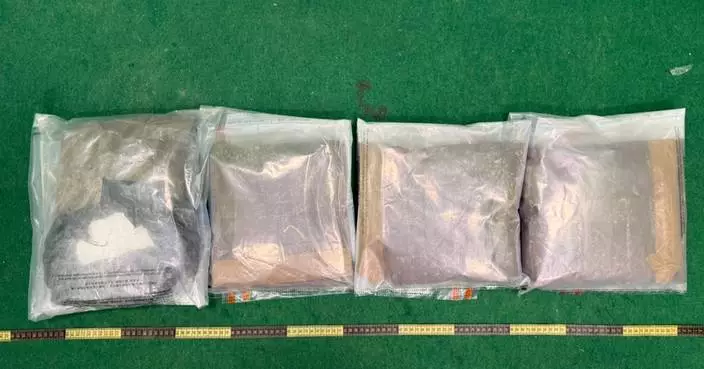 海關在機場檢獲懷疑可卡因拘一人