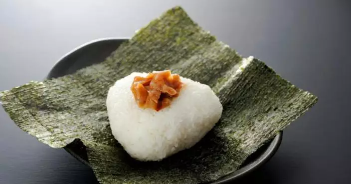 「窮人恩物」變奢侈品！日本三文魚飯糰價格飆漲逾倍 民眾歎：飯糰自由沒了