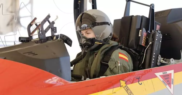 歐洲最美公主展翅高飛！西班牙萊昂諾爾王儲獨立駕機 完成空軍首次單飛