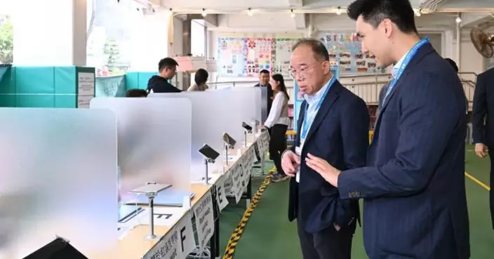 立法會選舉｜曾國衞巡視多個票站　稱設立鄰近邊境票站受選民歡迎