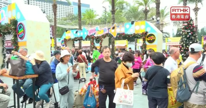 工展會在維園揭幕　有市民成功搶購一元鮑魚　有參展商對銷情樂觀