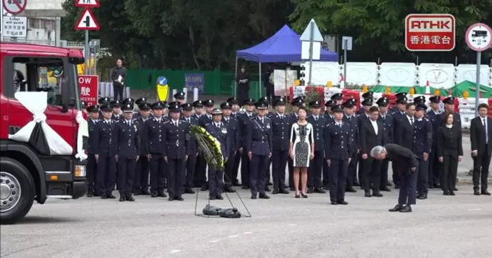 宏福苑五級火｜何偉豪出殯　靈車到宏福苑對開及大埔公路路祭