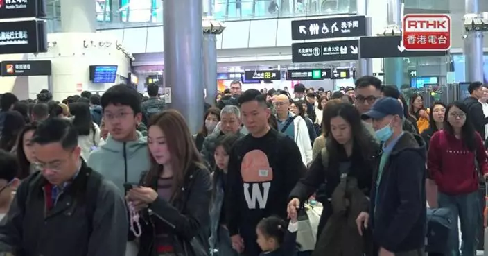 截至晚上9時逾109萬人次出入境　逾64萬人次香港居民離港