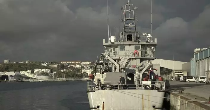 2025年共有41472名非法移民乘坐偷渡船橫越英倫海峽