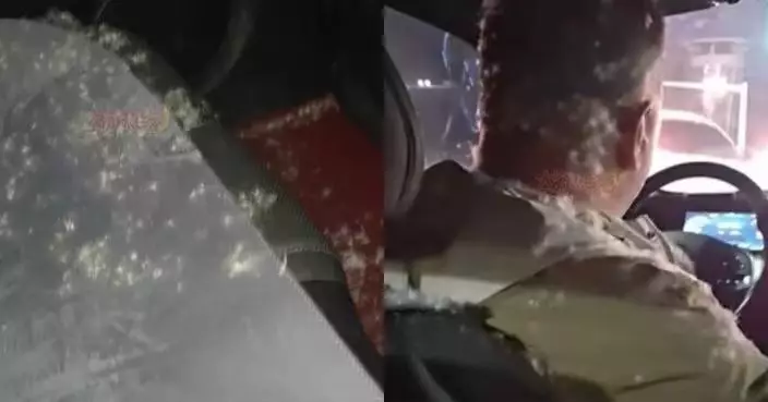 河北男搭網約車羽絨衣突爆開 羽毛四散車內白茫茫一片 網笑：真爆款！