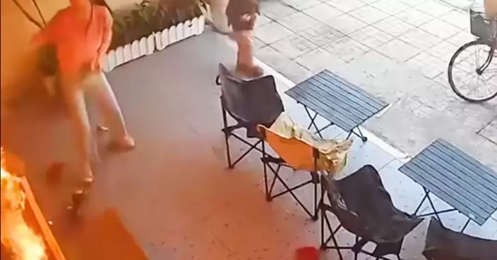 生意冷清求轉運 越南咖啡店女員工門口點火祈福釀火警嚇壞途人