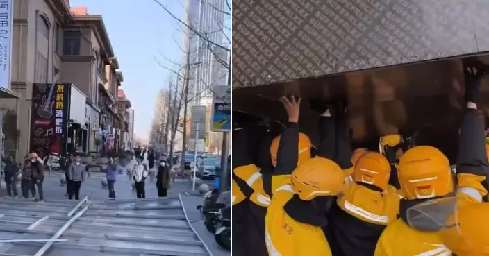 鄭州大風掀翻施工架壓到女途人 41名外賣騎手中斷會議合力抬架救人