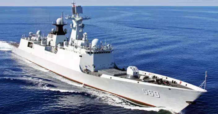 不自量力！菲艦妄圖「光電鎖定」玉林艦，反遭中國海軍艦艇降維打擊！