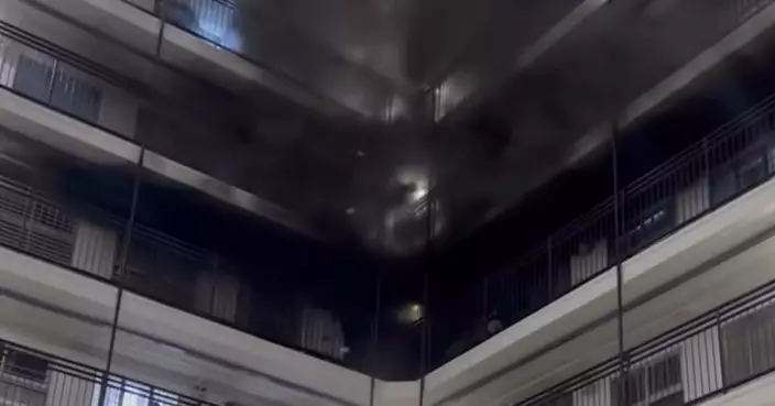 葵涌麗瑤邨火警4人送院 疑手機充電器起火肇禍