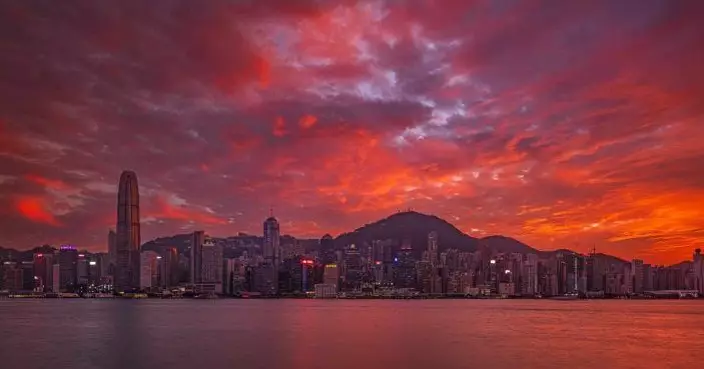 夕陽無限好！維港「紅運當頭」 壯美日落  天文台撰文解開「燒天」美景之謎