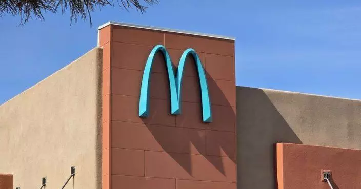 全球唯一Tiffany Blue麥當勞 美國分店嫌金拱門太俗氣被迫轉色 意外爆紅成打卡熱點