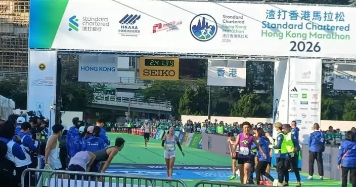 渣打馬拉松2026｜黃尹雋及羅映潮奪香港馬拉松全馬男女子組本地冠軍