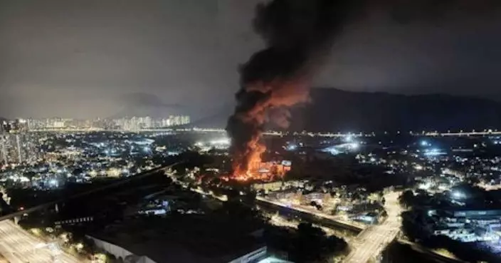 元朗屏廈路貨倉起火傳爆炸聲約190人疏散 消防到場救熄無人傷