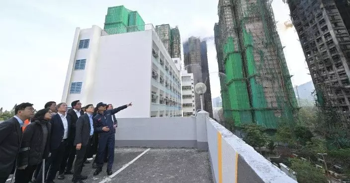 李家超承諾盡快落實宏福苑長遠安置方案 做到情理法兼備