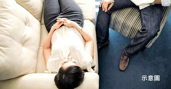 法國4旬漢假稱催眠師迷暈14女 電腦藏大量偷拍性侵影片