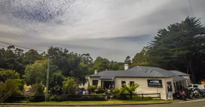 AI騙倒遊客！澳洲旅行社發AI生成文章 虛構「秘境溫泉」 遊客到場撲空怒轟