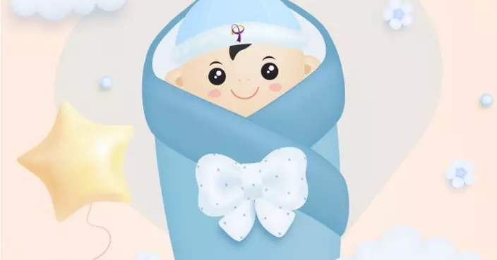 一名男嬰凌晨零時零分在中大醫院順產出生