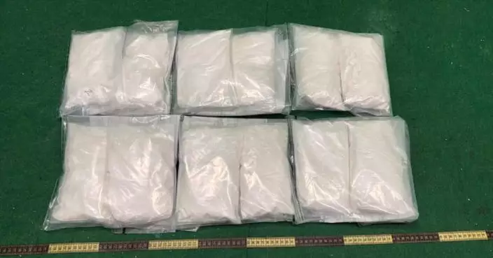 木酒盒夾層藏可卡因市值約310萬元　32歲男子吉隆坡抵港被捕