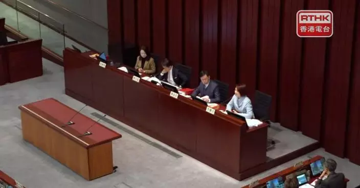 陳振英：是否舉行緊急質詢須與政府商量　李慧琼：按議事規則考慮