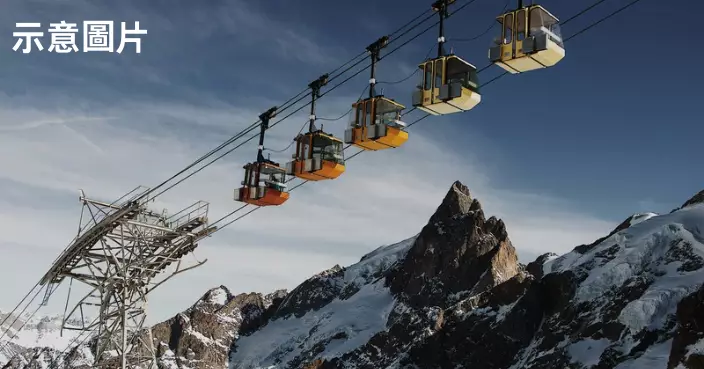 遊日搭纜車背包扣環卡椅 澳籍女遊客遭脫離倒吊懸掛半空心臟驟停不治