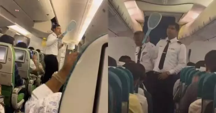 機艙蚊患嚴重 孟加拉航空機組人員出動電蚊拍滅蚊 網笑：至少有行動！